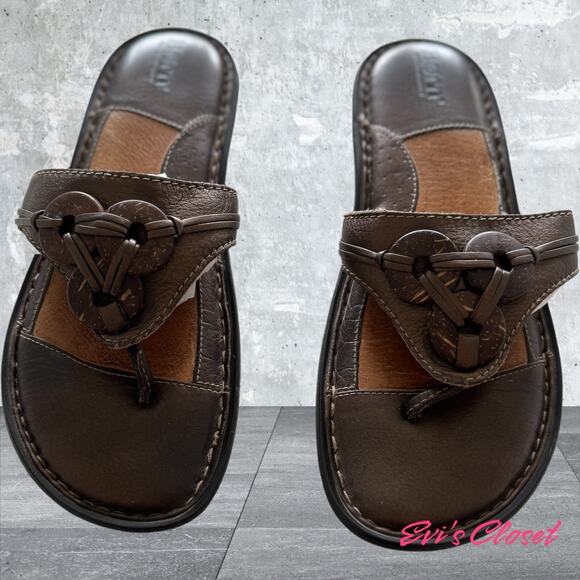 Born Women's Flip Flop Sandals Size 9 Brown/Gold Leather Upper w/ Buttons. - Picture 1 of 11